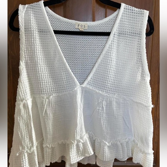 ruffled sleeveless v neck knit tank, brand new never worn - Picture 4 of 5